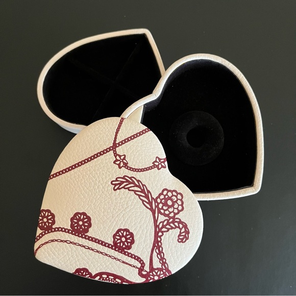 ❤️Pandora Heart-Shaped Pink Leather Jewelry Box Travel Case 2-Tiered - Picture 2 of 8